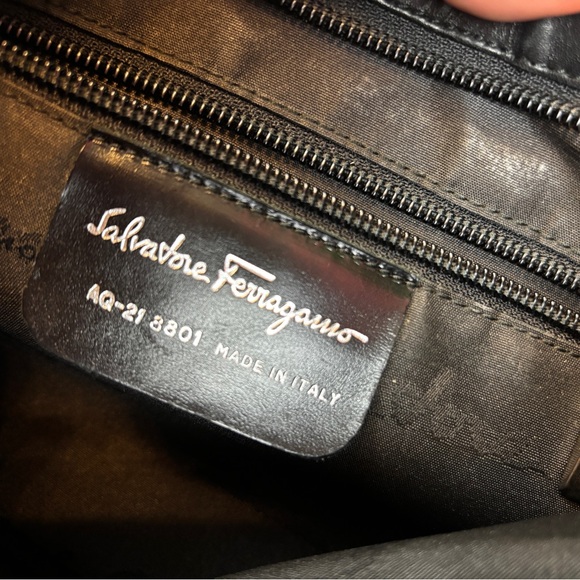Salvatore Ferragamo EUC vintage suede & leather hobo shoulder bag unique design - Picture 5 of 10